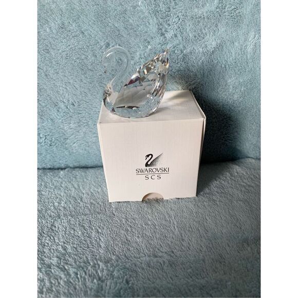 NEW IN BOX Swarovski Crystal LITTLE SWAN Figurine Glass Statue w/ Papers 1.5” - Picture 6 of 7